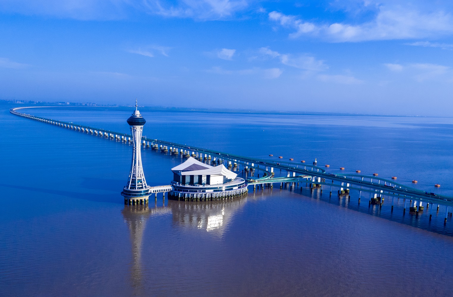 海天一洲   0574-58585858  宁波市杭州湾跨海大桥海中平台